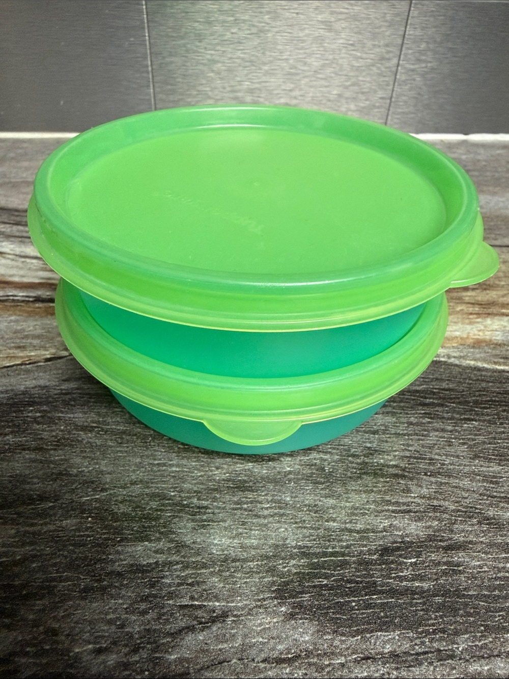 Tupperware Green Round Food Storage Bowl with Lid